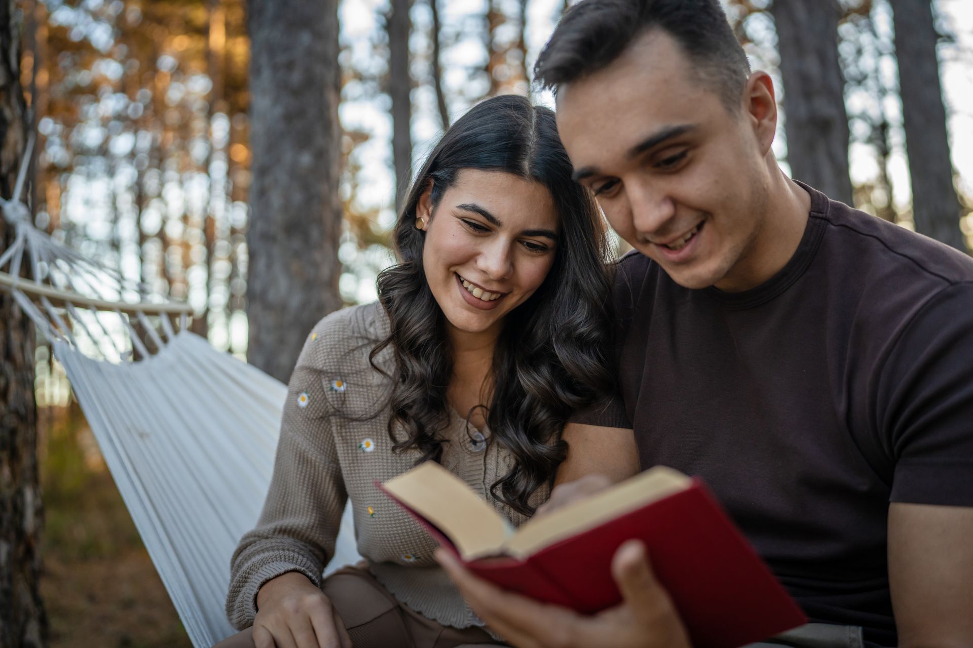 Are you looking for funeral poems that have a hopeful feel? Take a look at 7 of our favourite readings.