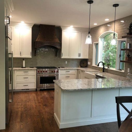 Custom kitchen cabinets and range hood in Columbia MO