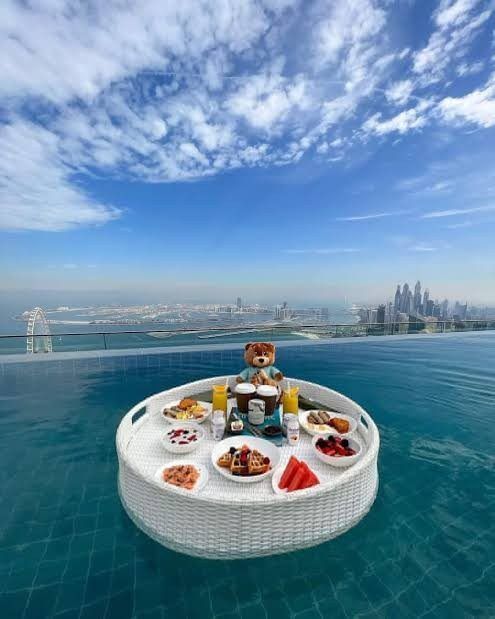 Floating breakfast at ZETA Seventy Seven