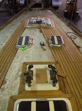 Realizzazione coperta in teak