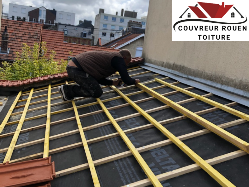 préparation de la pose des tuiles neuves par pose de sous-toiture par Couvreur Rouen Toiture