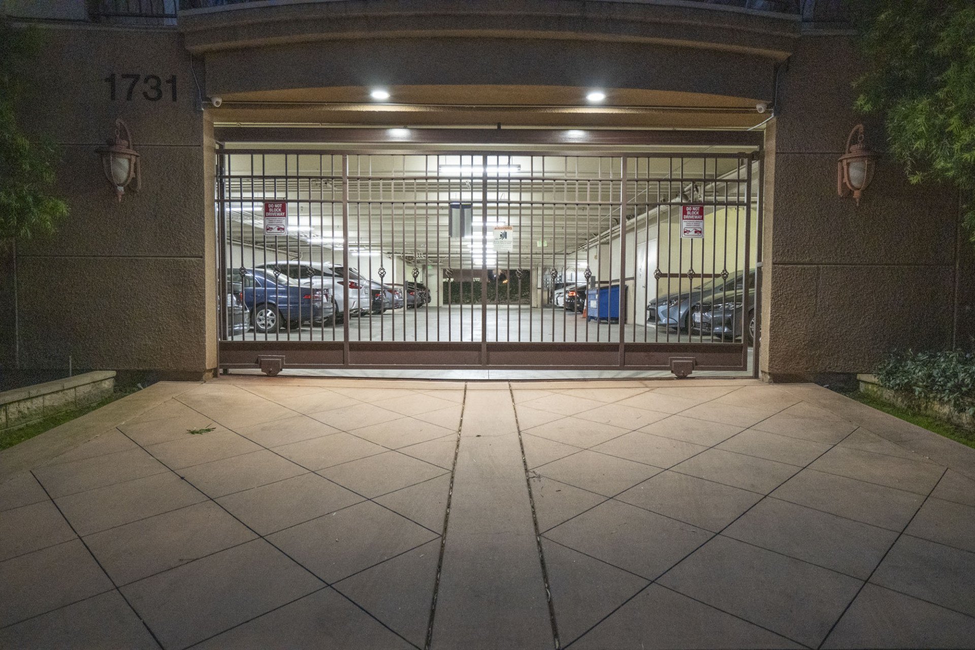 West Los Angeles Apartments with 24/7 Security