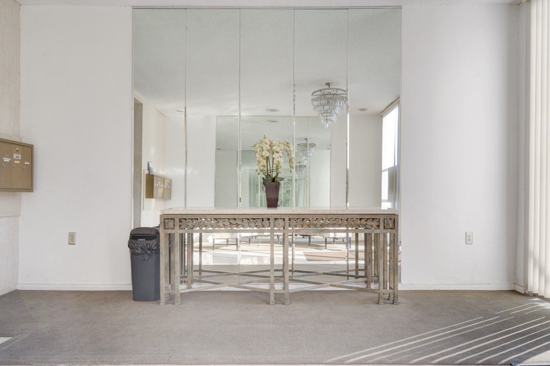 Elm lobby