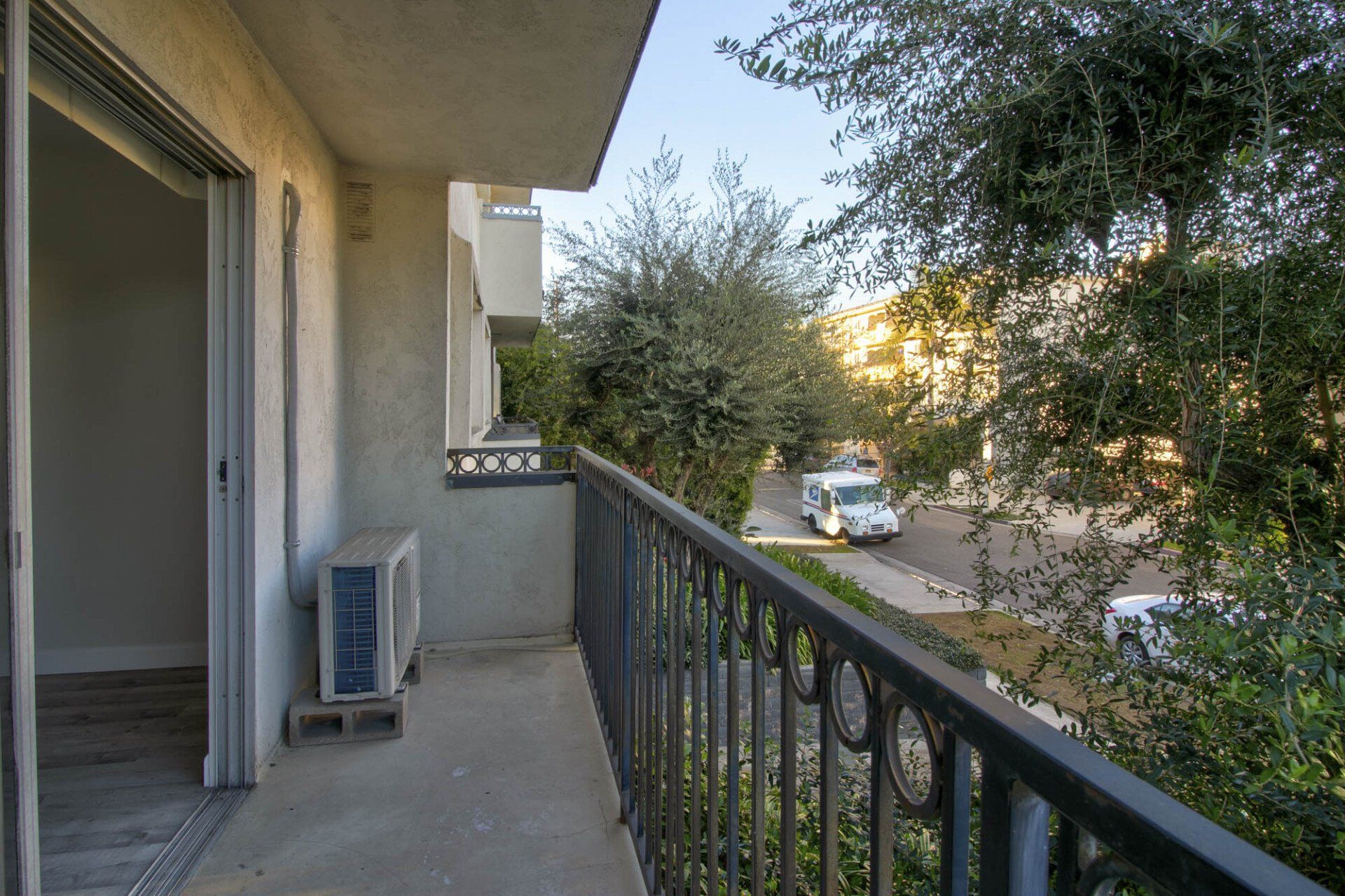balcony