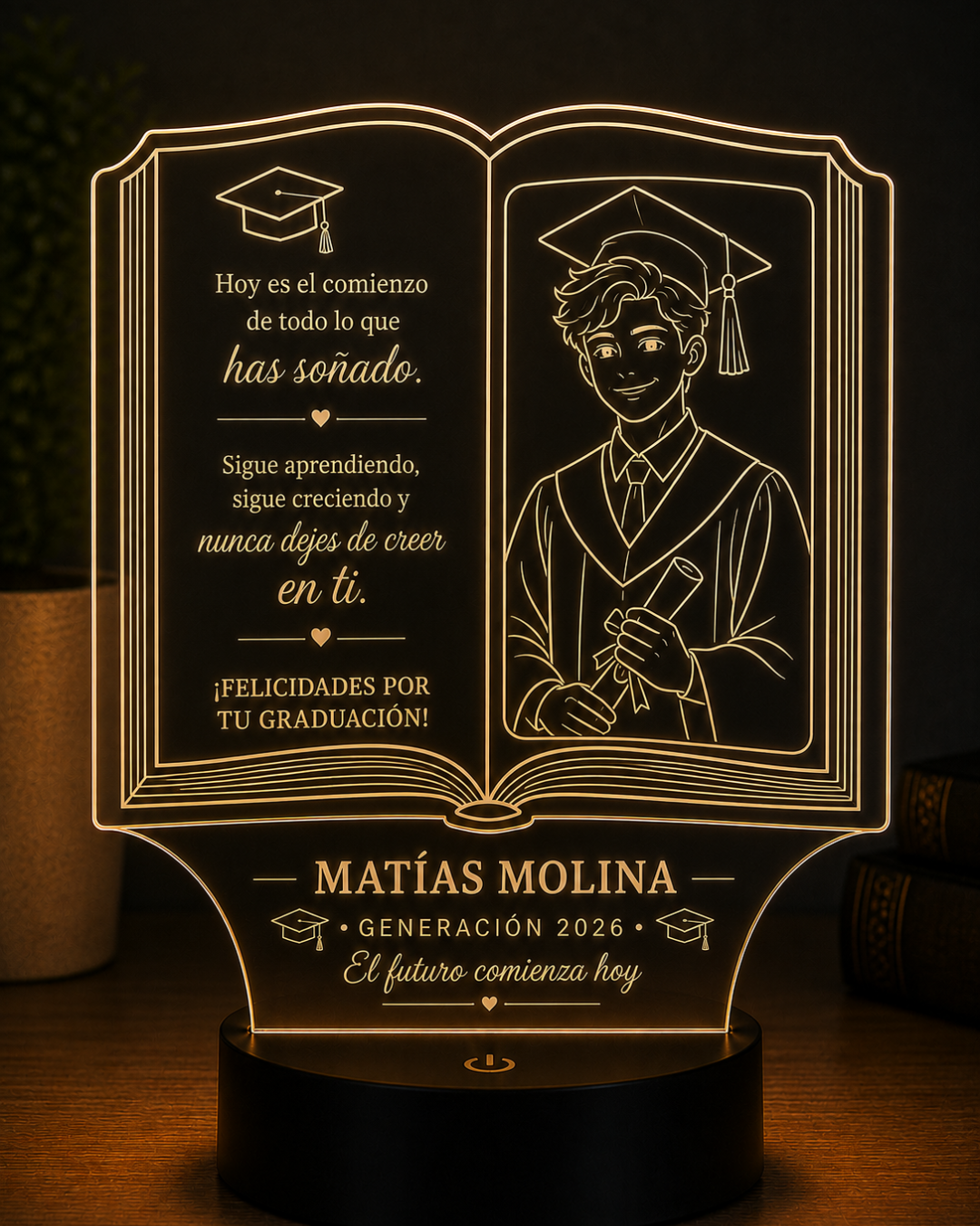Lampara de graducion (chico graduado con un libro atras).