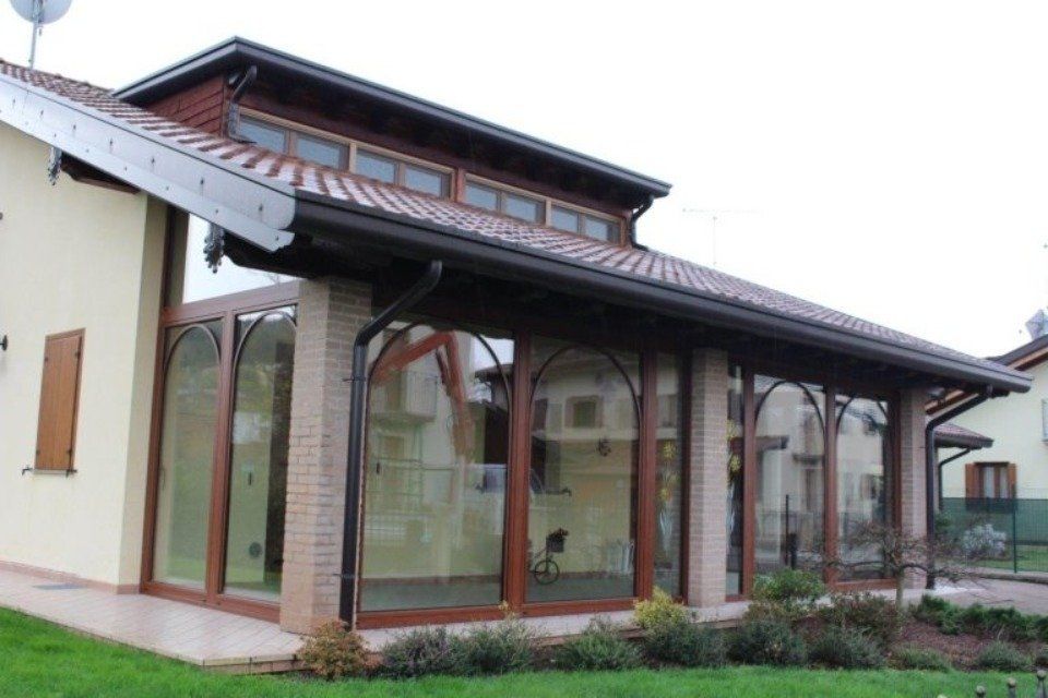 Casa con vetrate