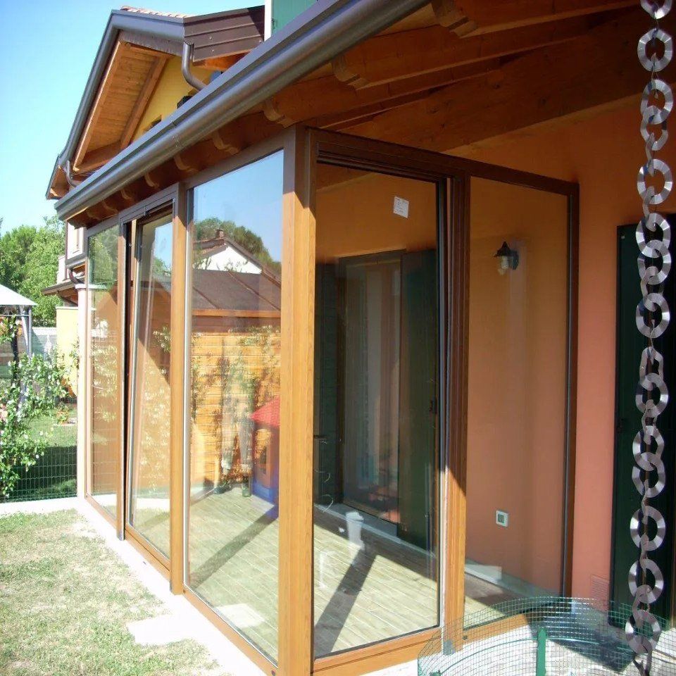 Veranda in vetro e legno