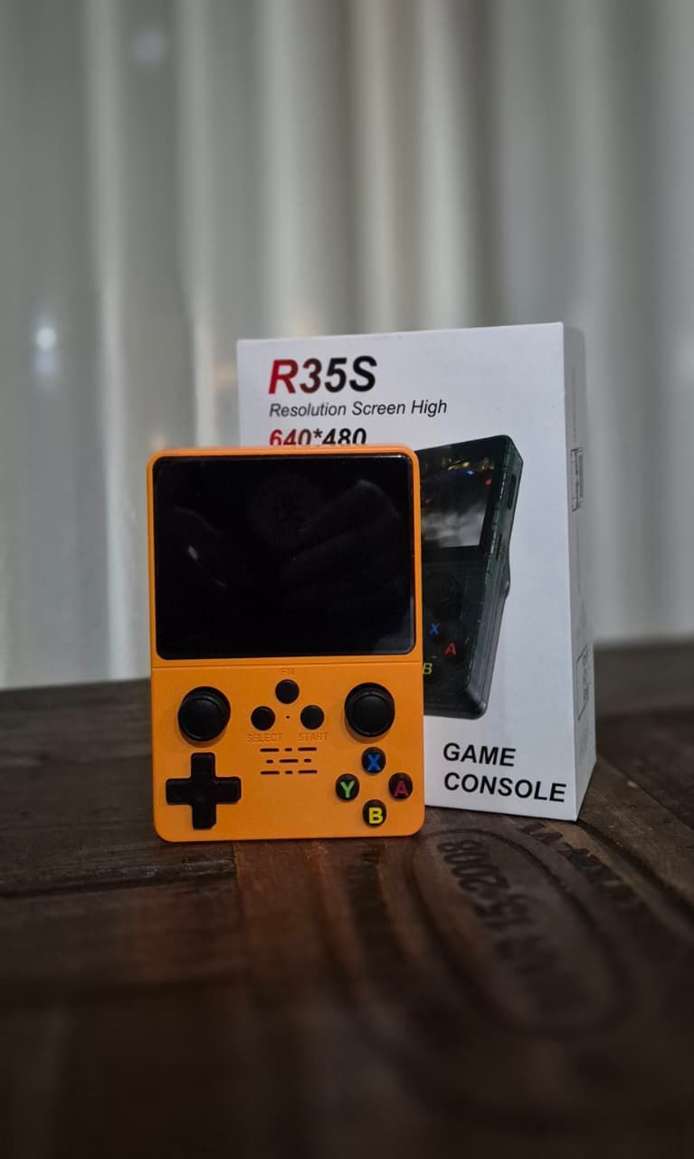 Consola portátil R35S