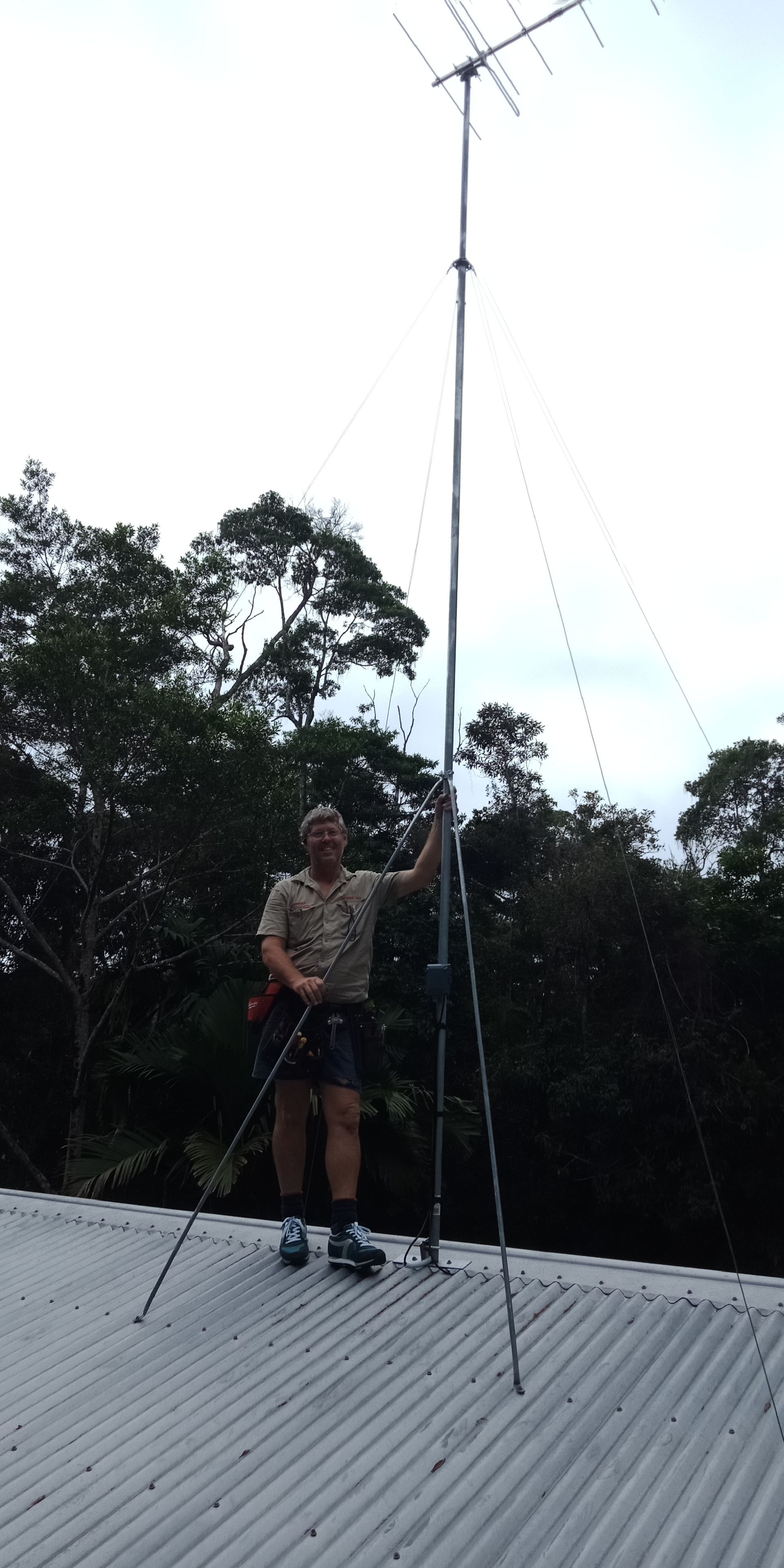 A Flat Screen Tv Shows A Movie Called After Vermont — Laurence Capocchi Antenna Guy In Trinity Beach, QLD