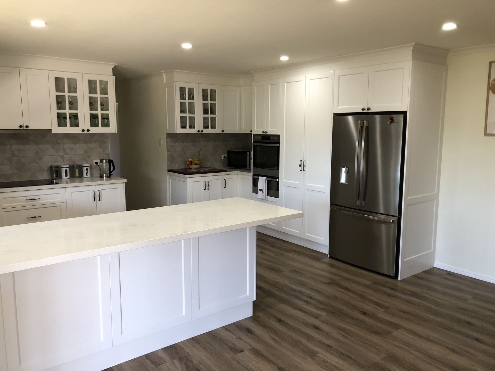 A Modern Kitchen With White Shaker-style Cabinets — Craftsmen Kitchens In Monkland, QLD