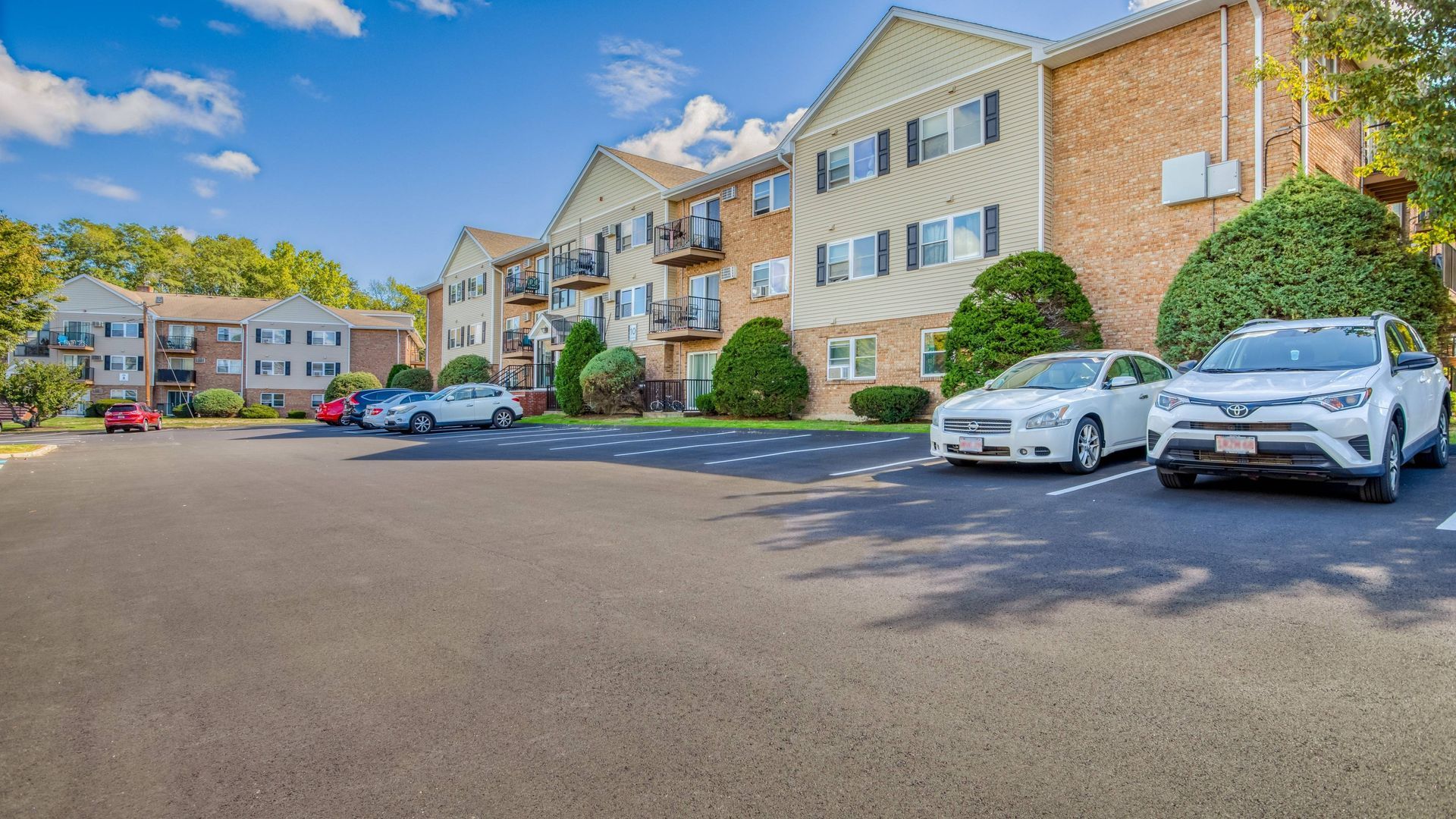 Apartment Community Exterior | Saunders Crossing