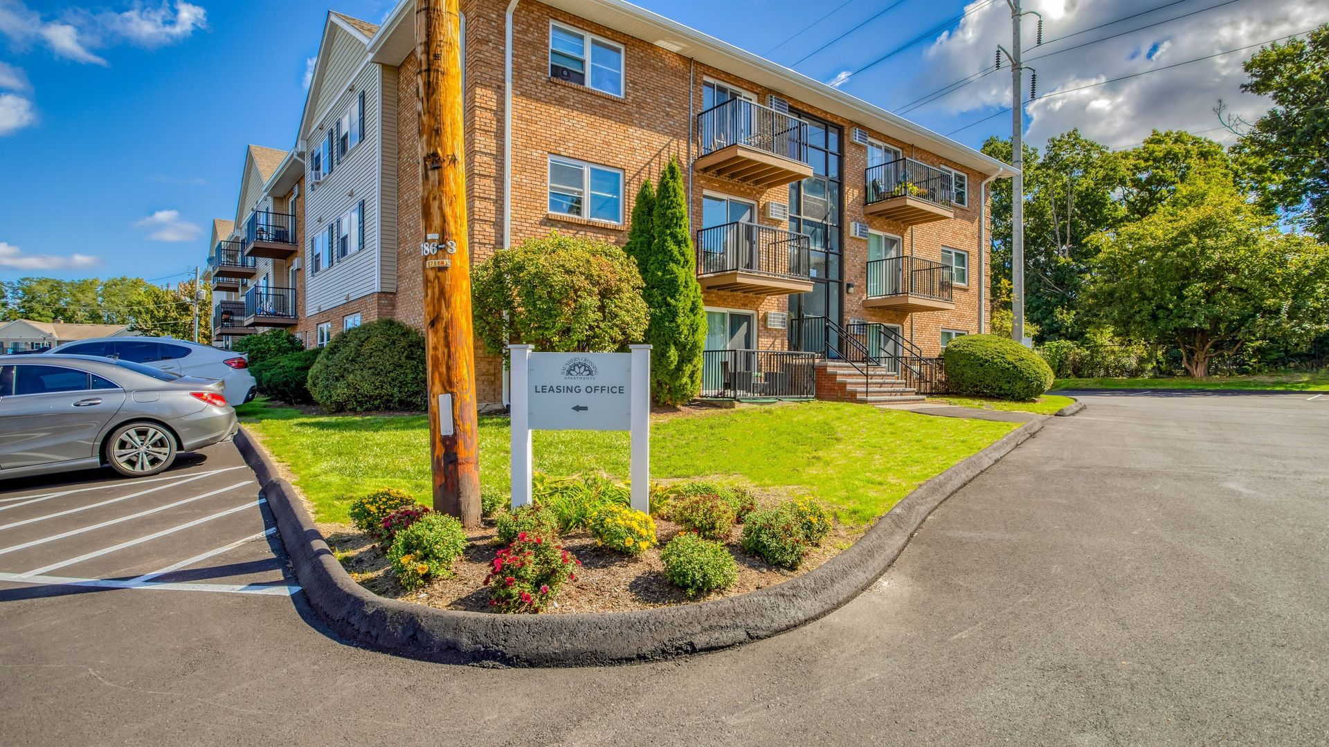 Apartment Community Exterior | Saunders Crossing