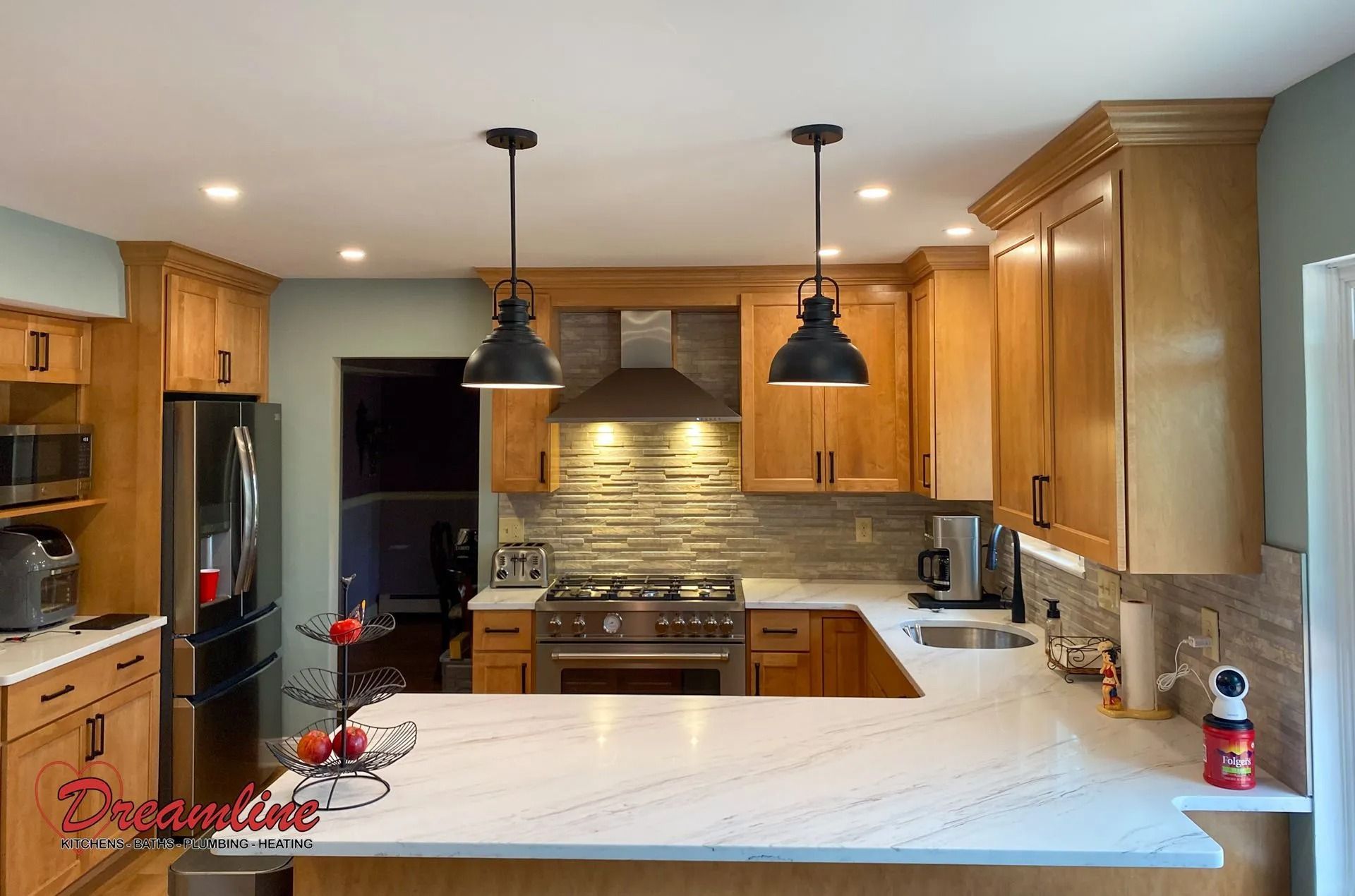 Transitional Kitchen Remodel by Dreamline Kitchens & Baths project photo