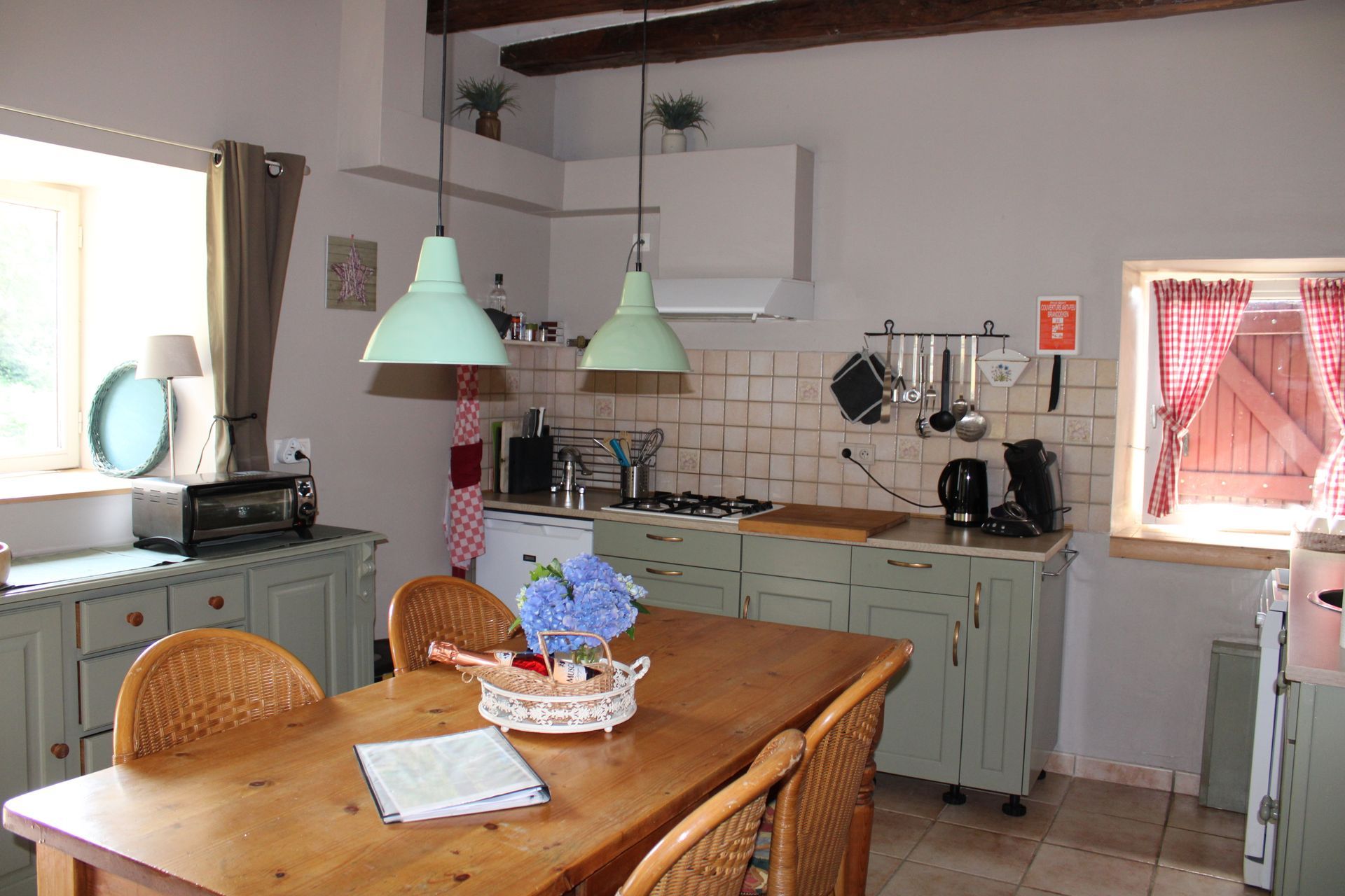 grote eethoek in open keuken