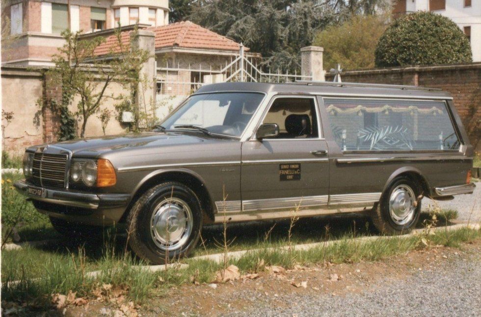 Carro funebre storico