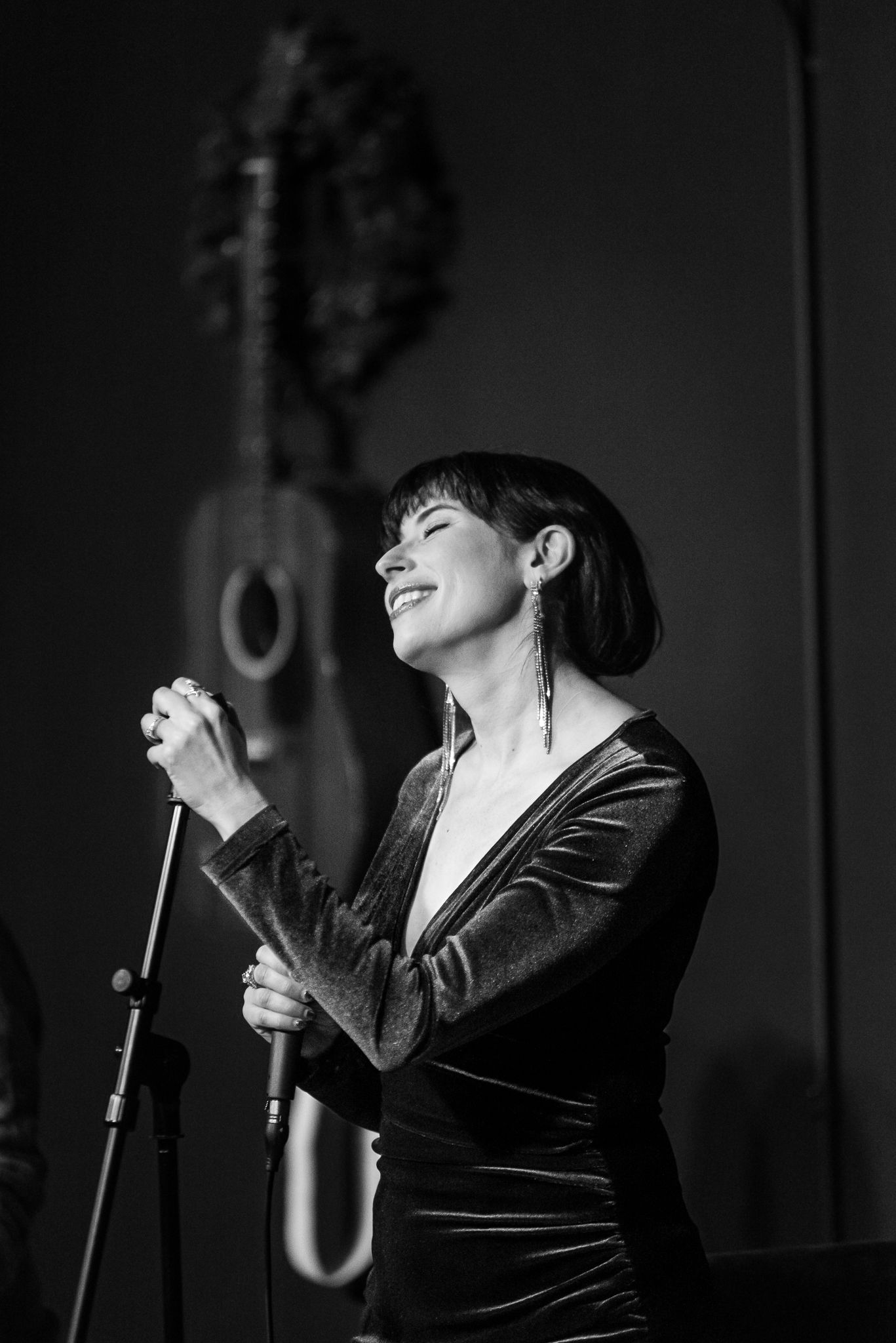 Leslie Vincent at The Happy Productions Listening Room in Cambridge, Minnesota