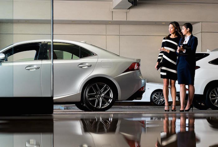 Women looking at post it notes