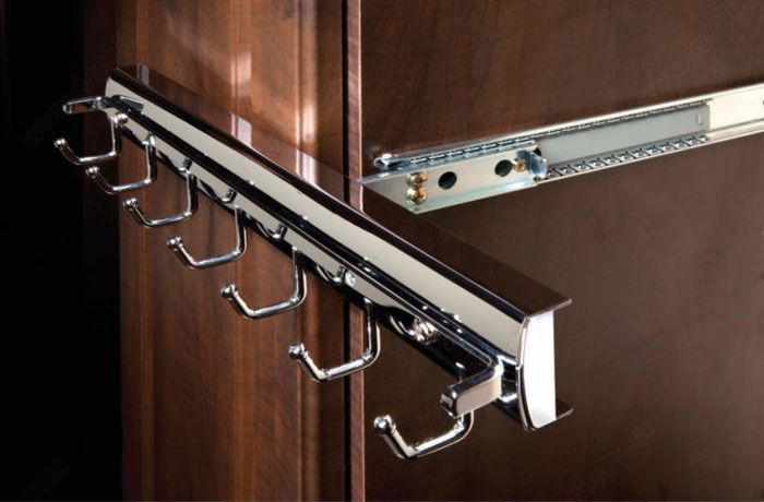 Pivoting Belt Rack