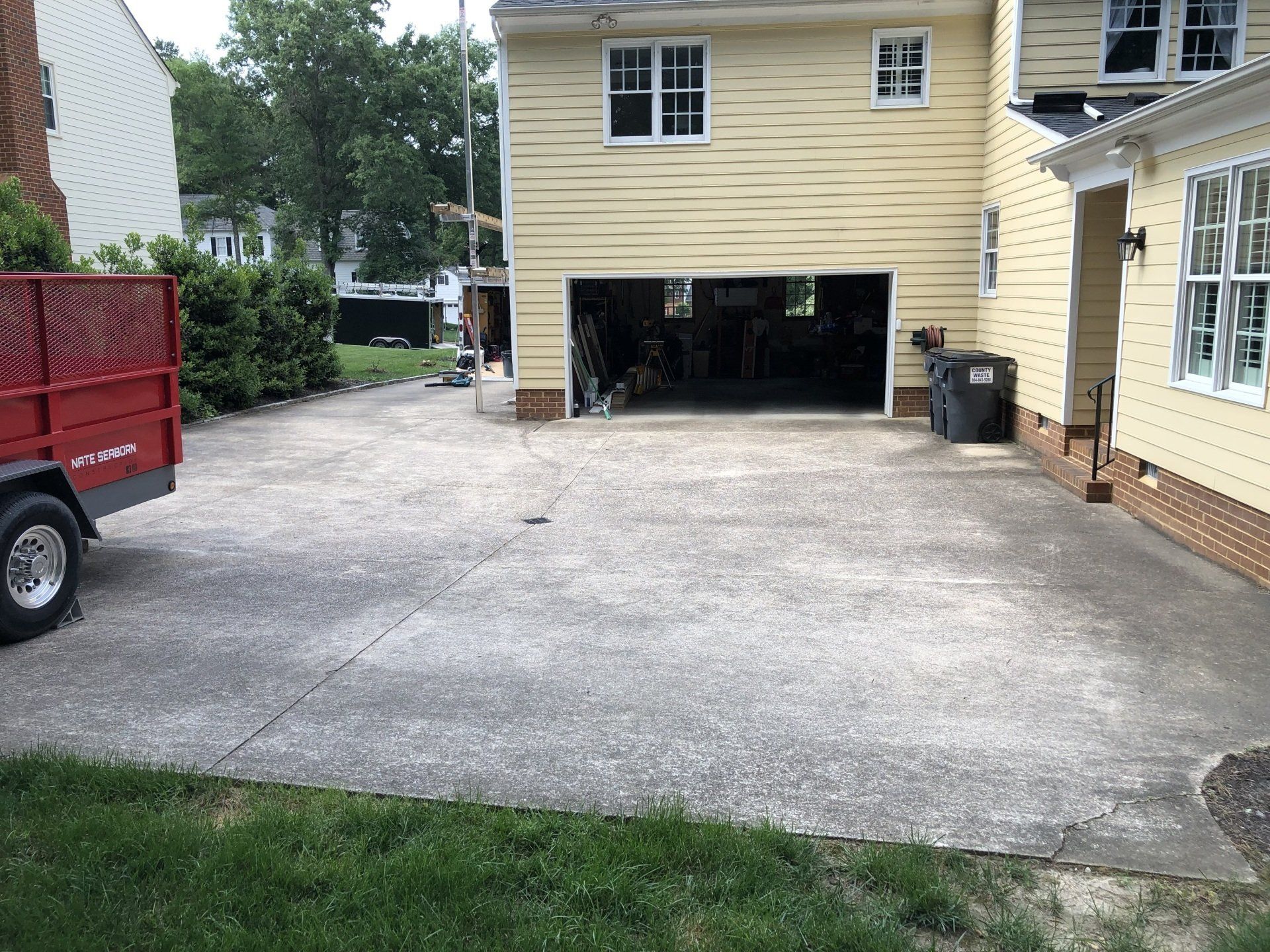 old dirty concrete floor outside