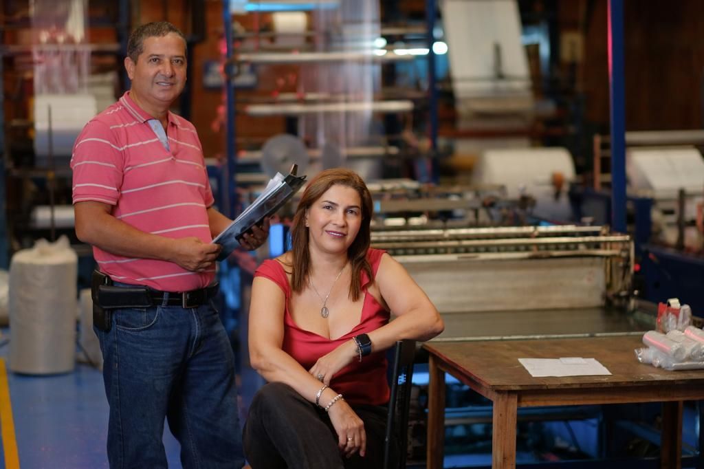 Angelplastt S.A.S. mujer y hombre