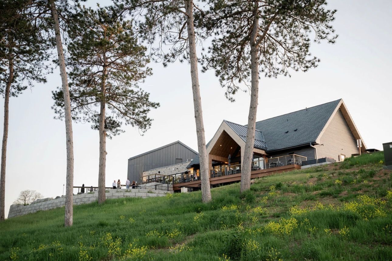 Image of clubhouse from cart path