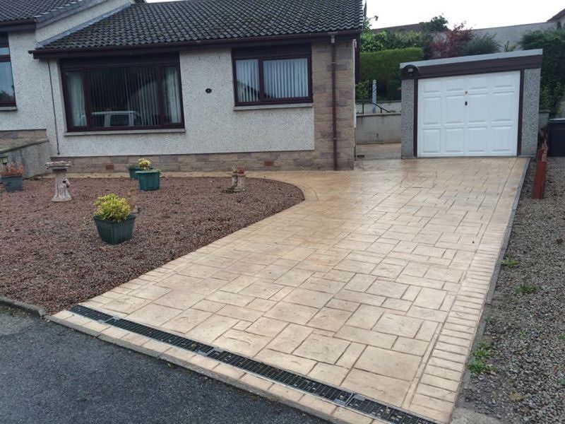 Buff Pattern concrete Driveway