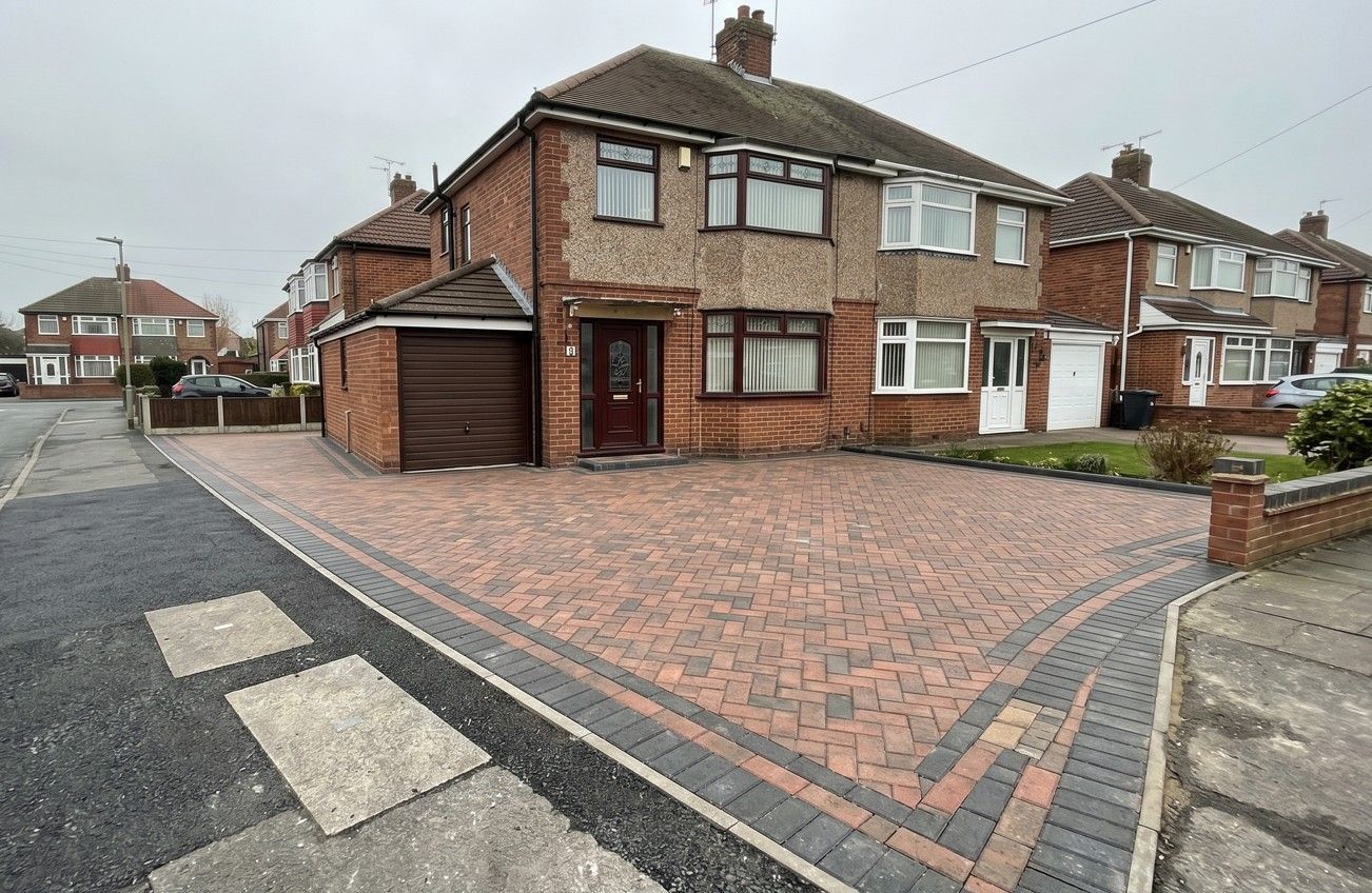 Block paving driveway on a semi-detached house in Eckington Derbyshire S21