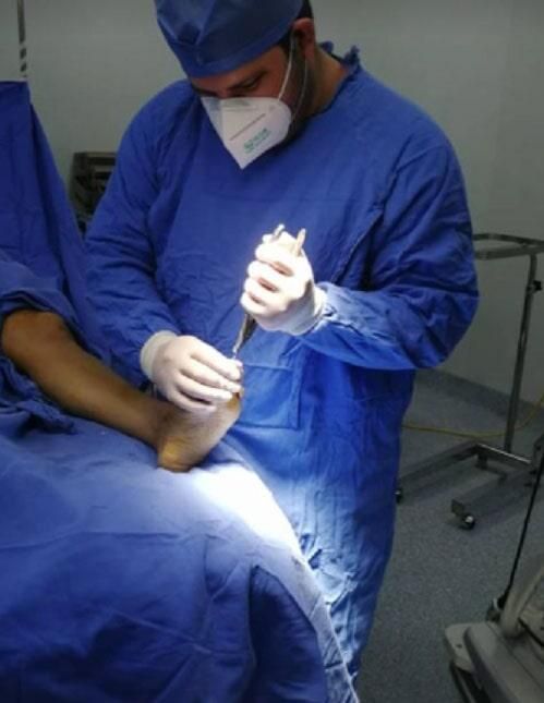 DR. RAÚL JONNÁS VEGA CASTRO
