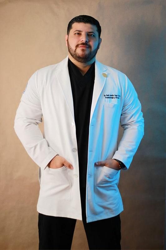 DR. RAÚL JONNÁS VEGA CASTRO