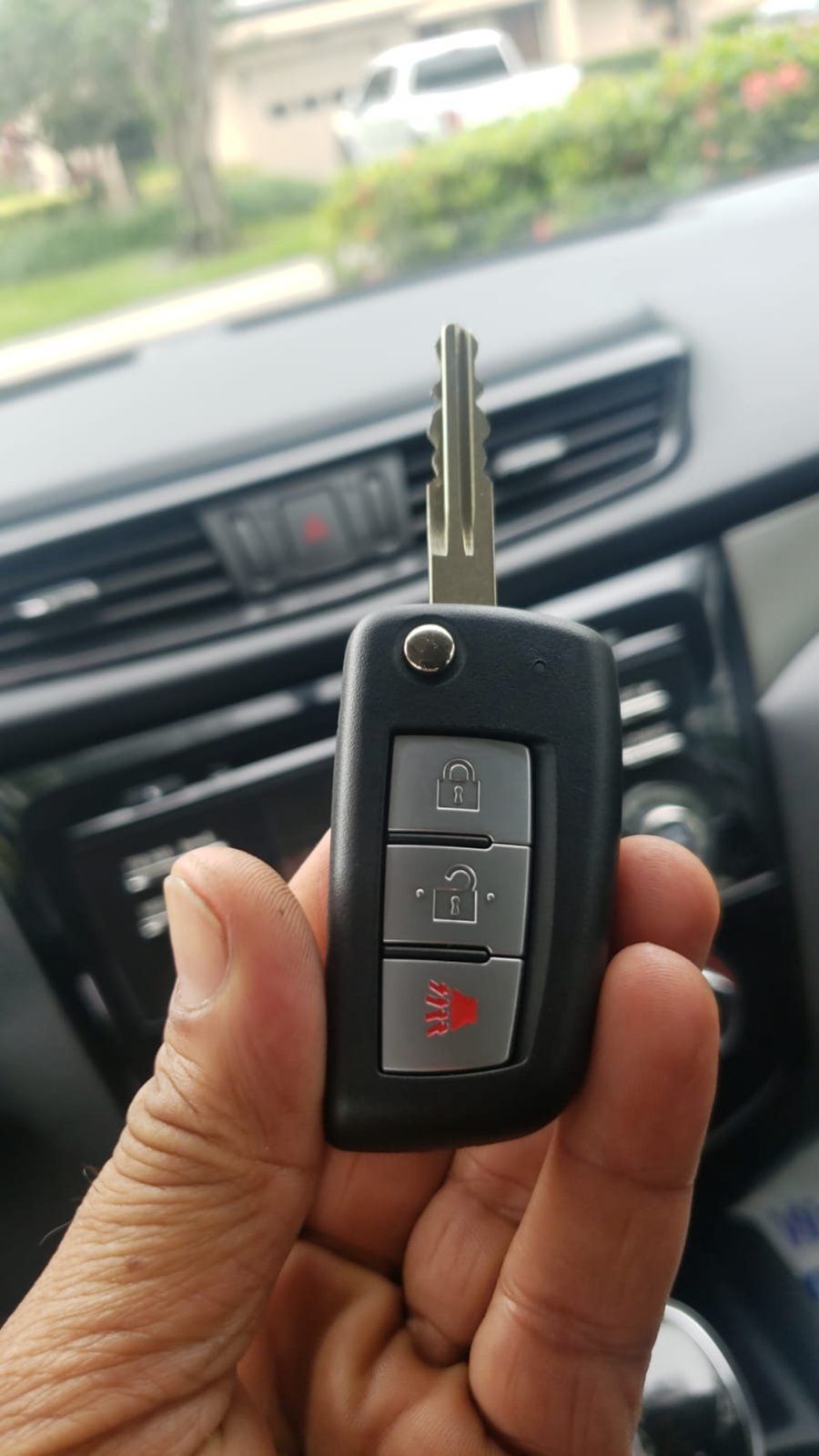 Nissan flip key with remote