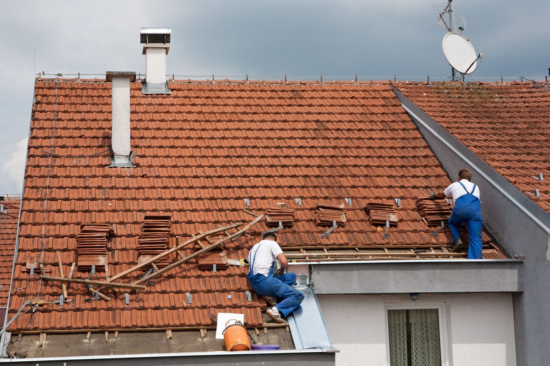 Slate laying on a roof