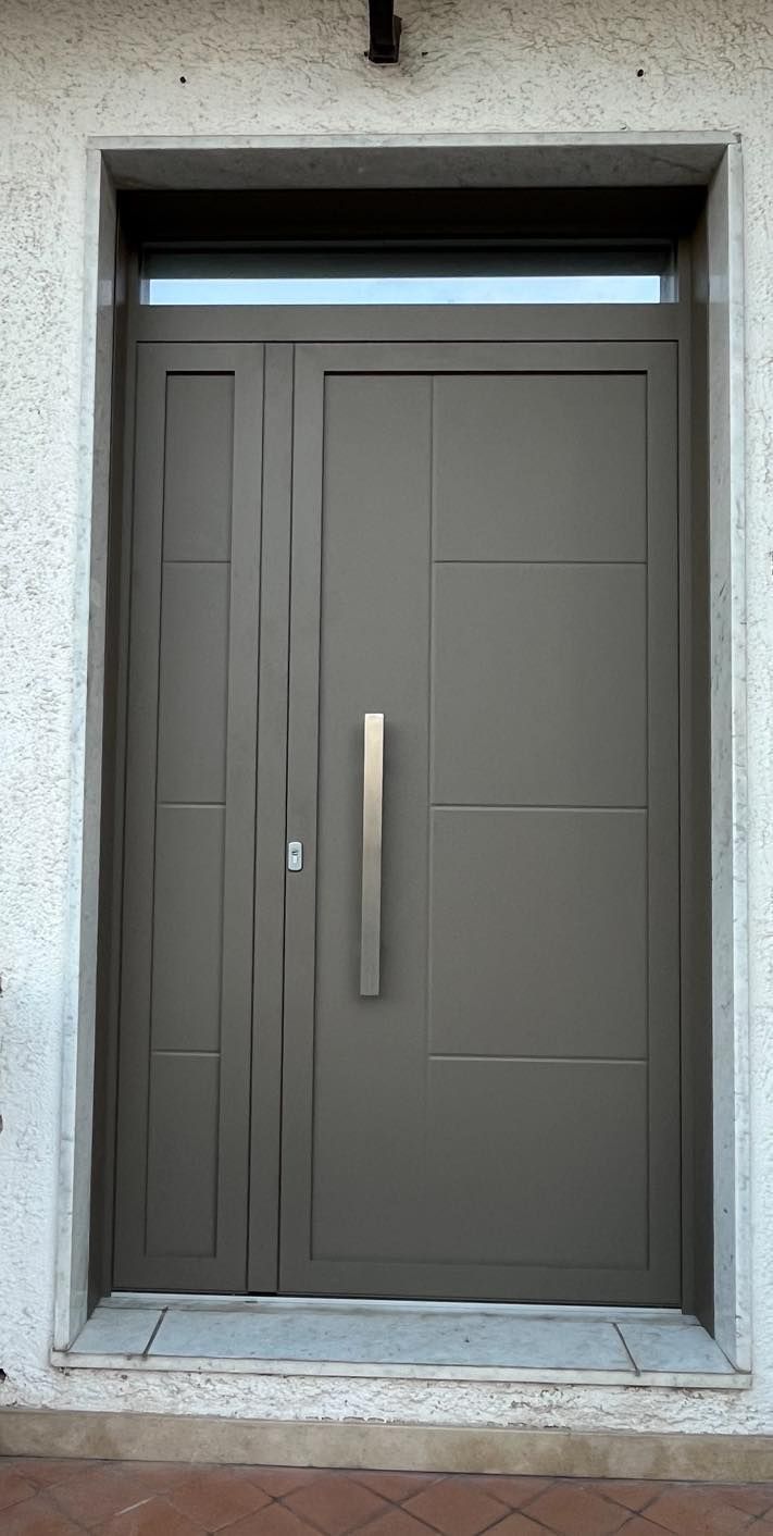 Dettaglio serratura porta blindata