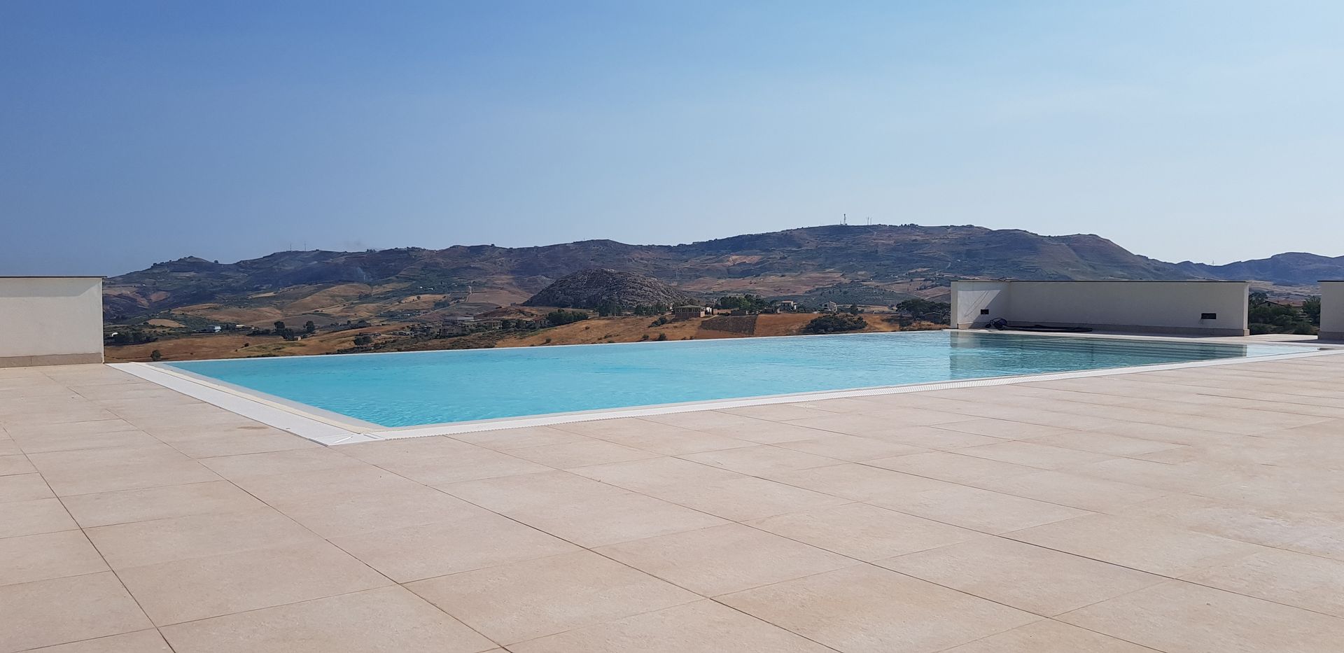 piscine a sfioro