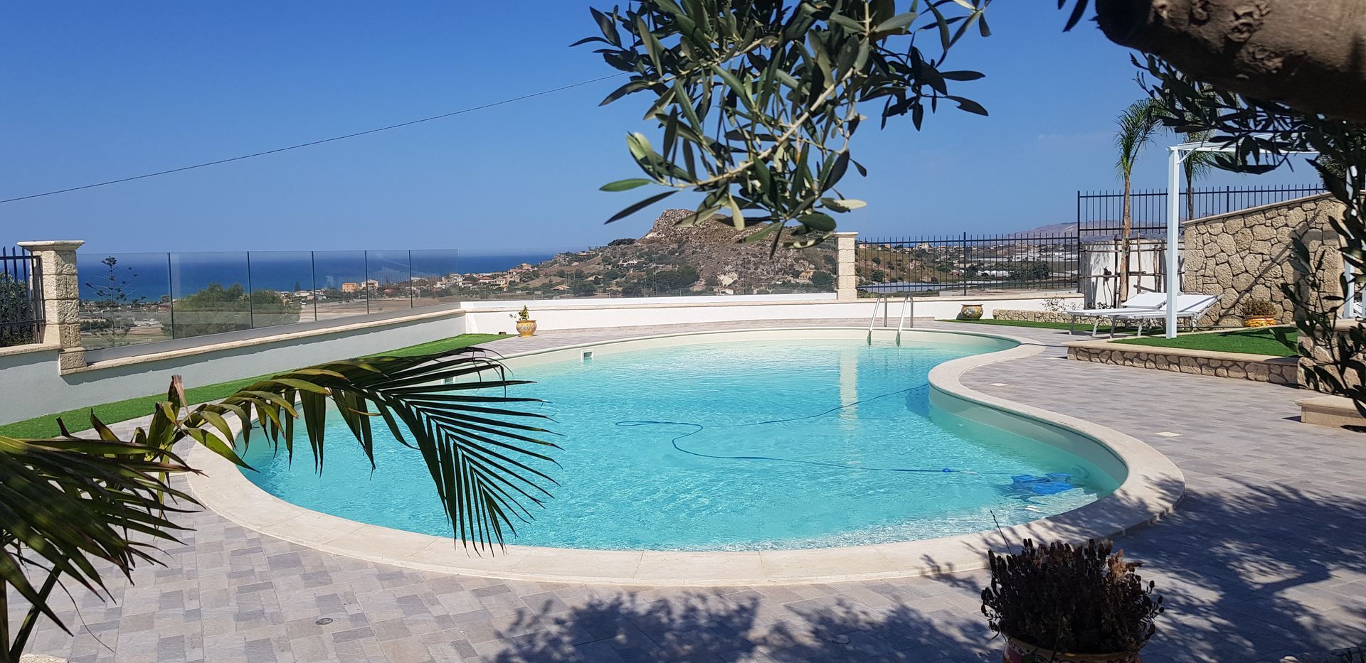 piscina moderna