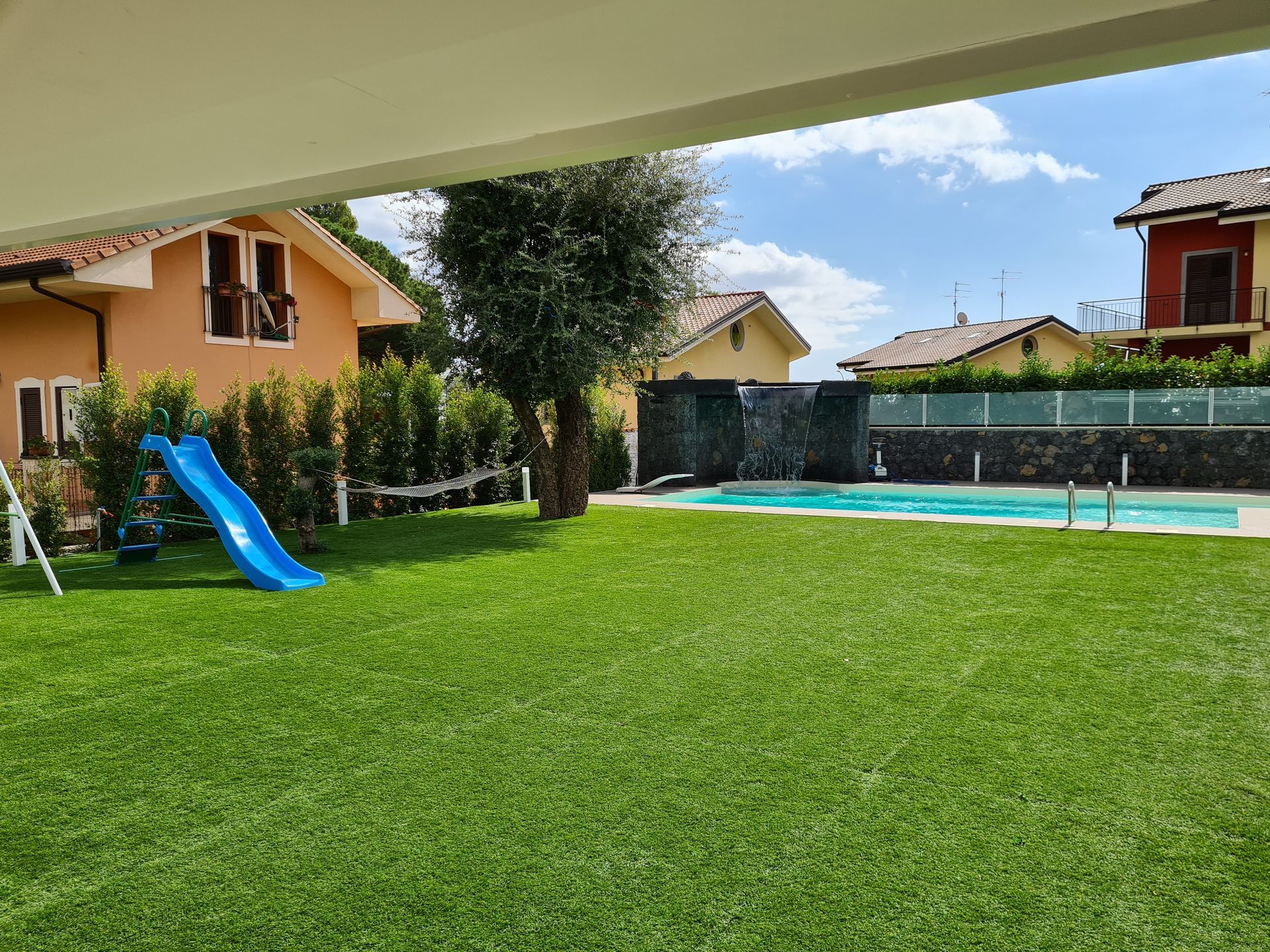 piscina in giardino