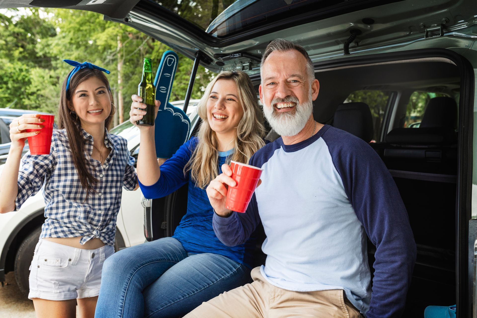 Essential Tailgating Tips For Gameday | 2EZ Automotive