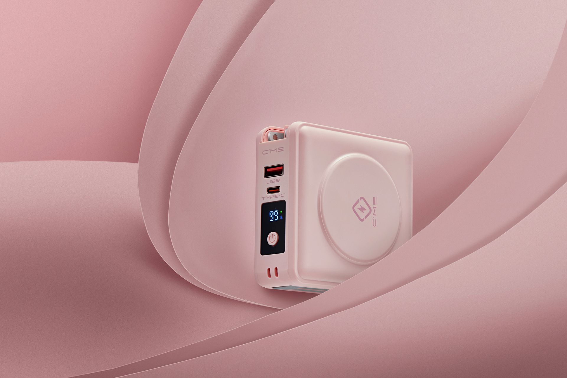 標榜高CP值的 行動電源，提供Carry攜帶性 · CP Value CP值 · Catcher eye吸睛，呈現商品特色及科技感，賦予物超所值的電力服務，時尚簡約的包裝視覺，襯托迷人的品牌個性。金星設計獎-金獎，pentawards設計獎-報導