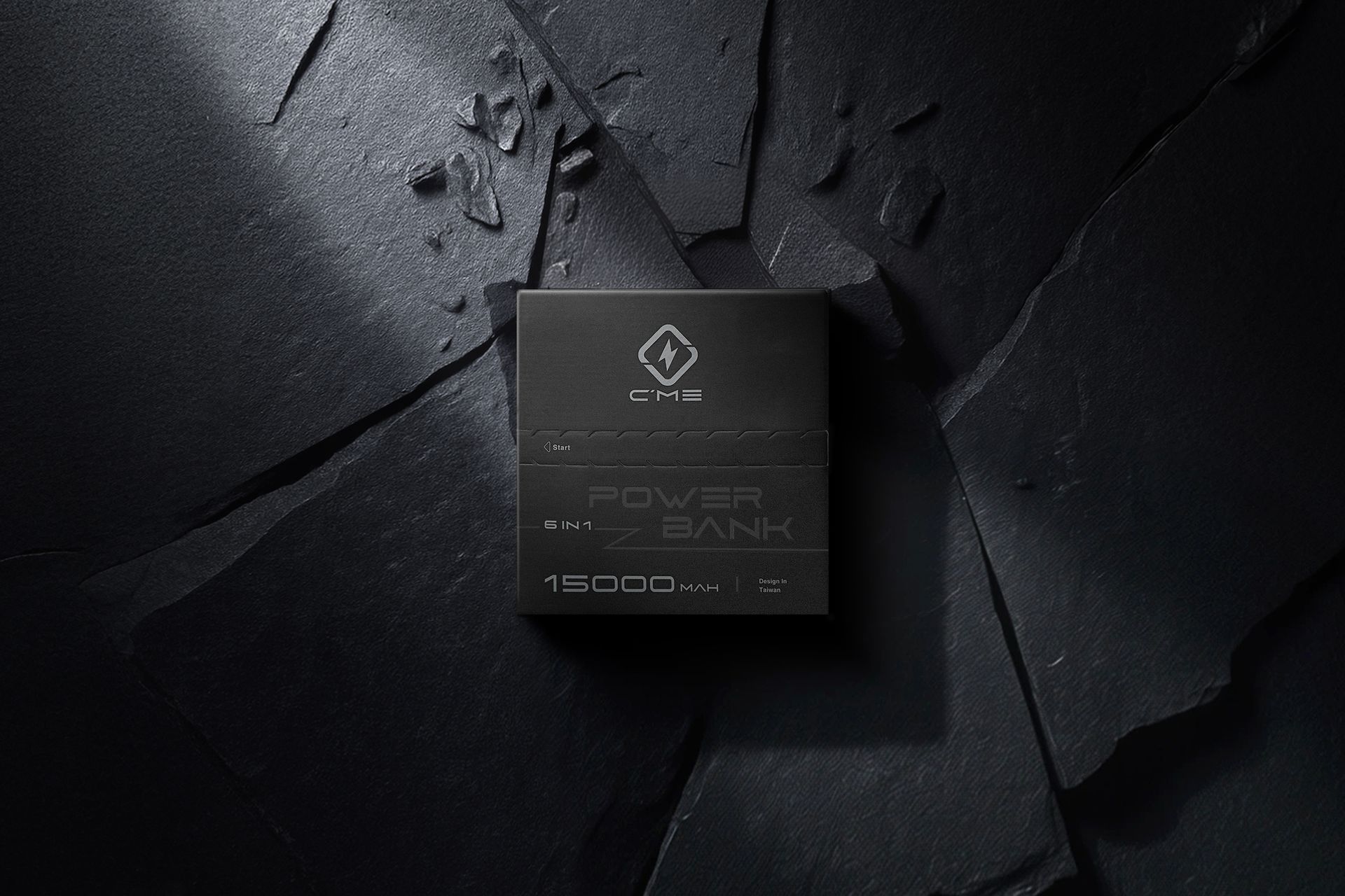 標榜高CP值的 行動電源，提供Carry攜帶性 · CP Value CP值 · Catcher eye吸睛，呈現商品特色及科技感，賦予物超所值的電力服務，時尚簡約的包裝視覺，襯托迷人的品牌個性。金星設計獎-金獎，pentawards設計獎-報導