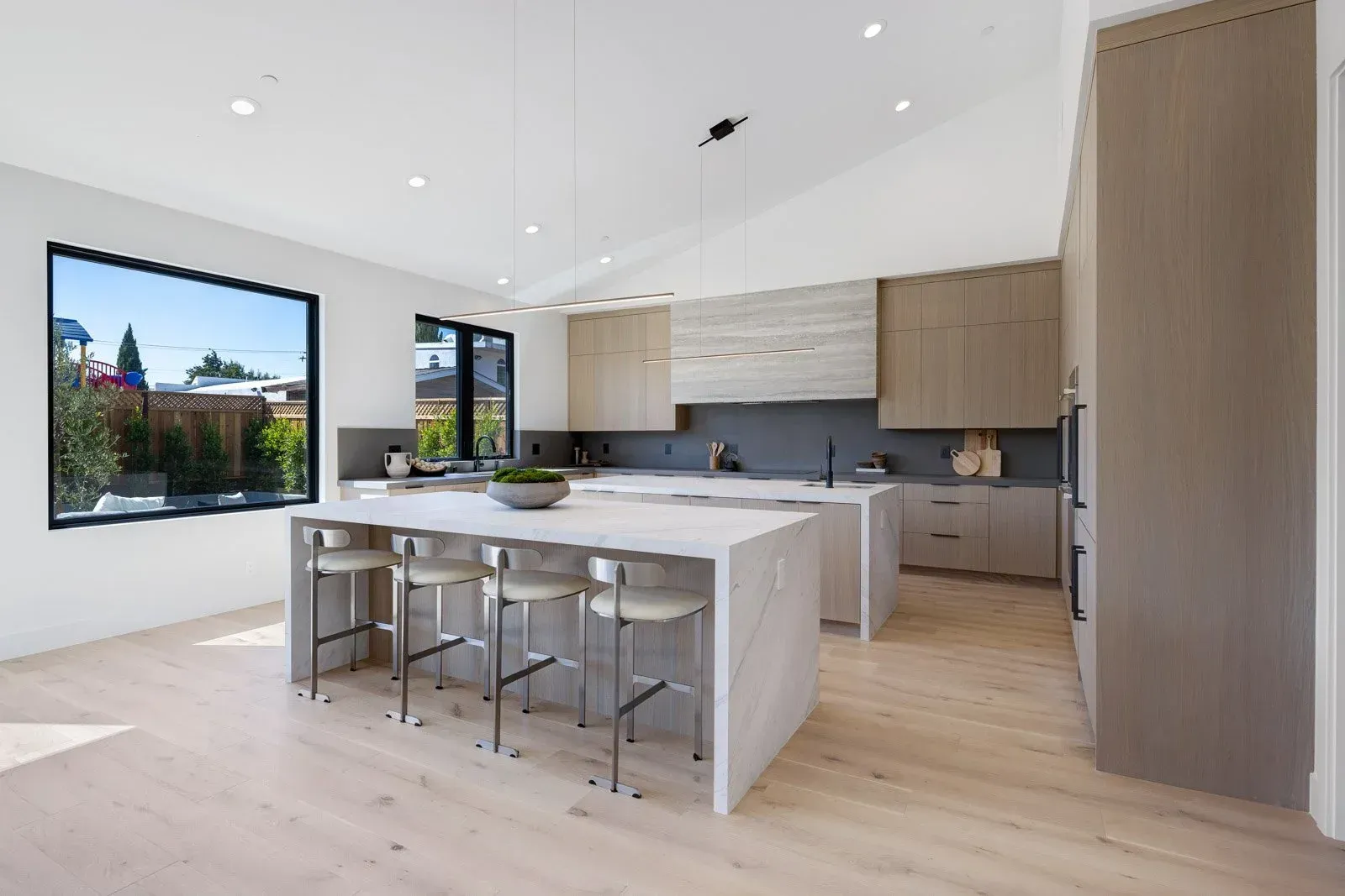 Flora Vista Residence