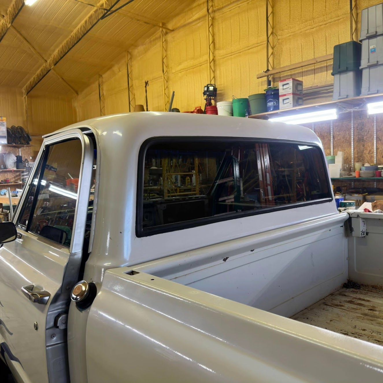 Pickup rear glass