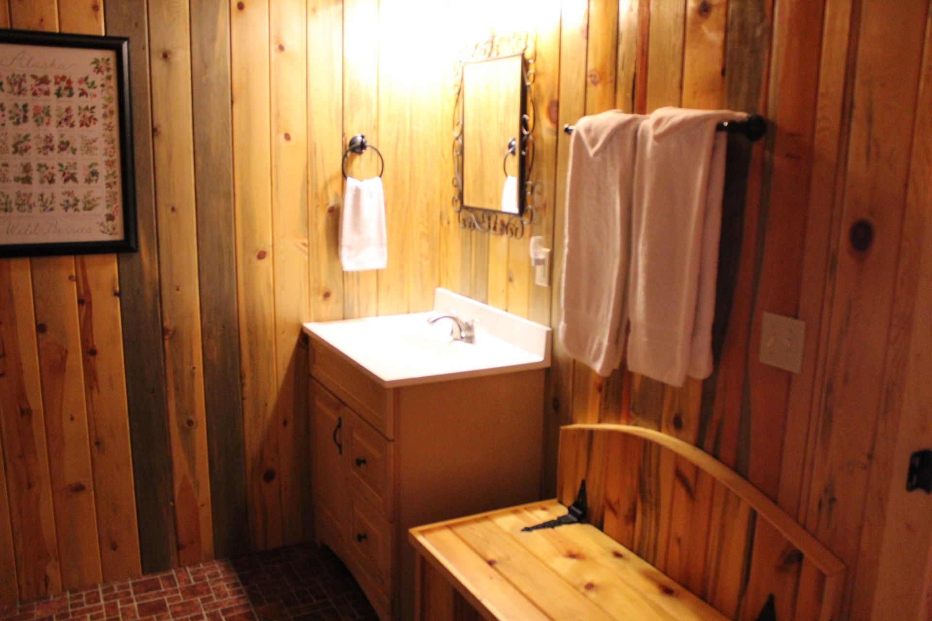 Bathroom of Cloudberry Cabin