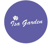Logotipo circular morado con un icono de una flor blanca y las palabras “Isa Garden” en letra cursiva.