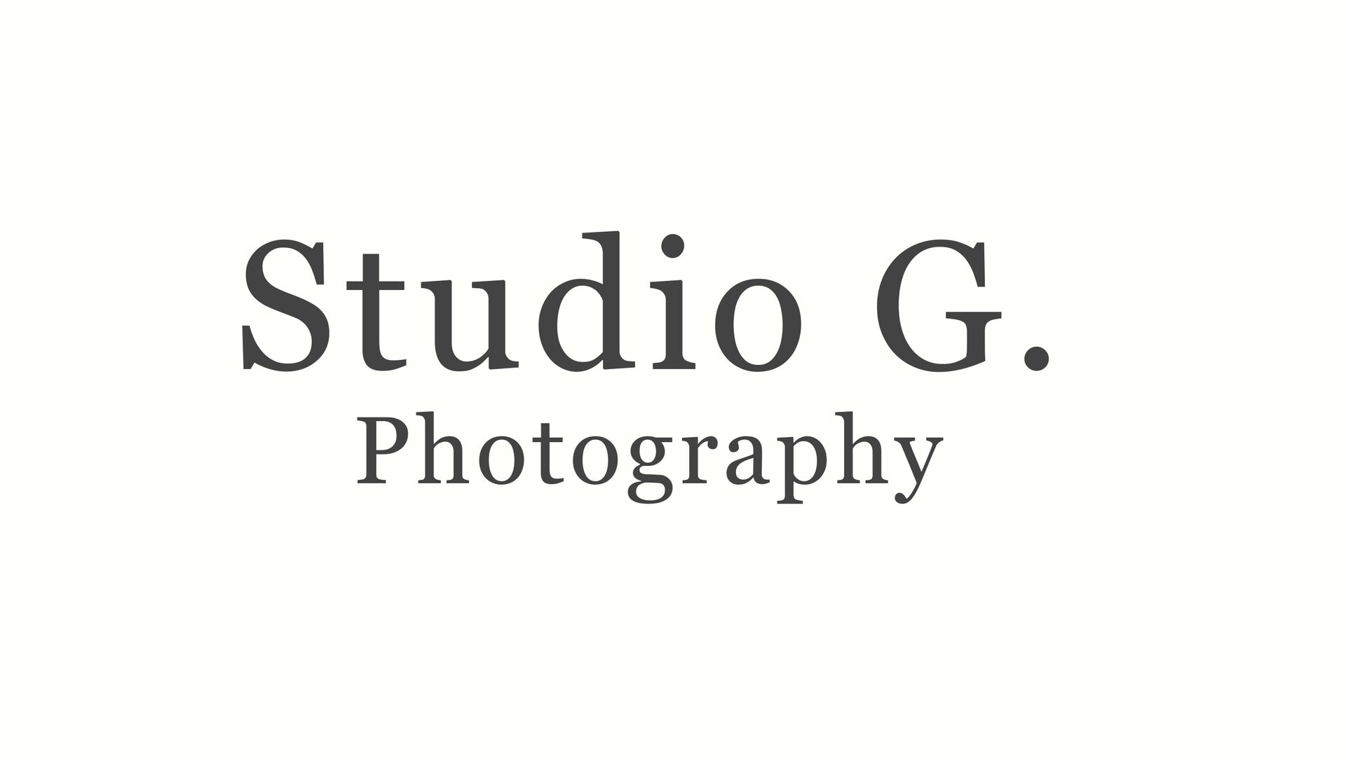 Logo for Studio G. Photography. The G is representing the lens of the camera shape around it.