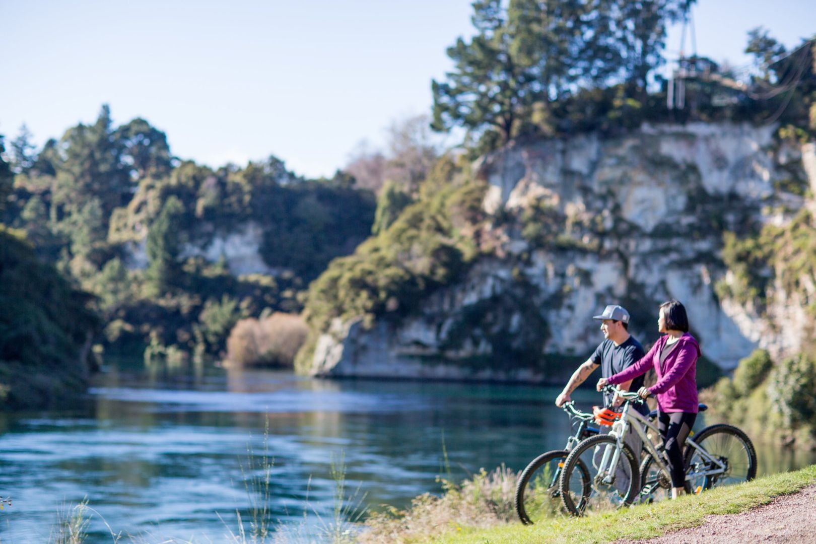 A couple cycling a cycle trail in Taupo