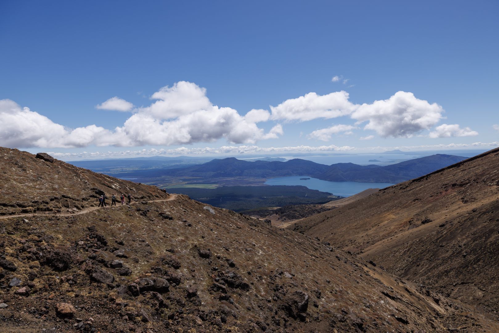 A picture of the terrain on the Tongariro Alpine Crossing