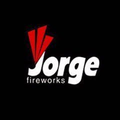 Logo per Jorge Fireworks: disegno astratto rosso e scritta bianca 