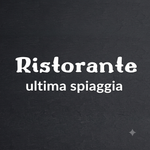 Ristorante “ultima spiaggia” in testo bianco su sfondo scuro con texture