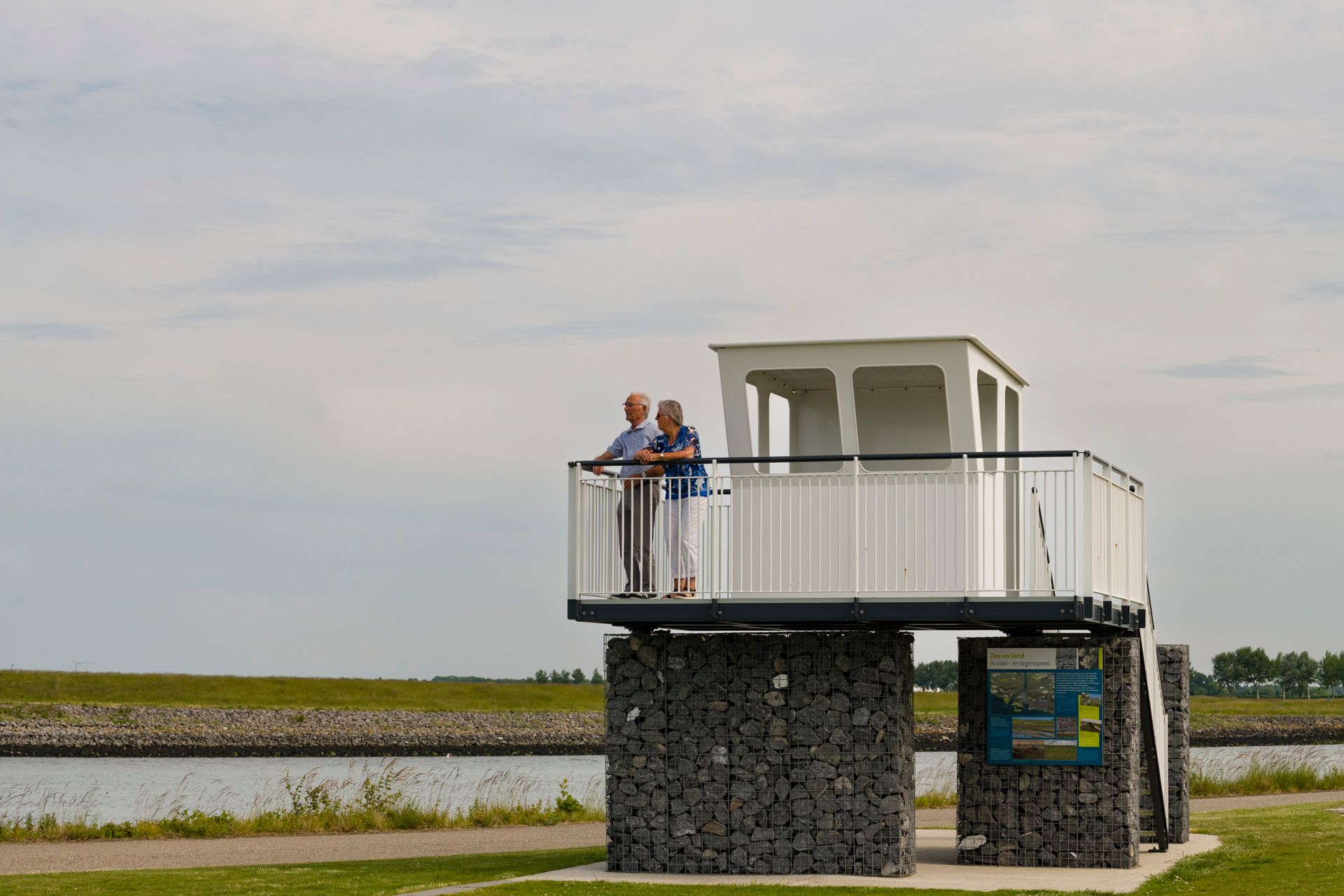 Stockfoto voor de Bloesem van Zeeland bij de uitkijkpost aan de Oosterschelde
