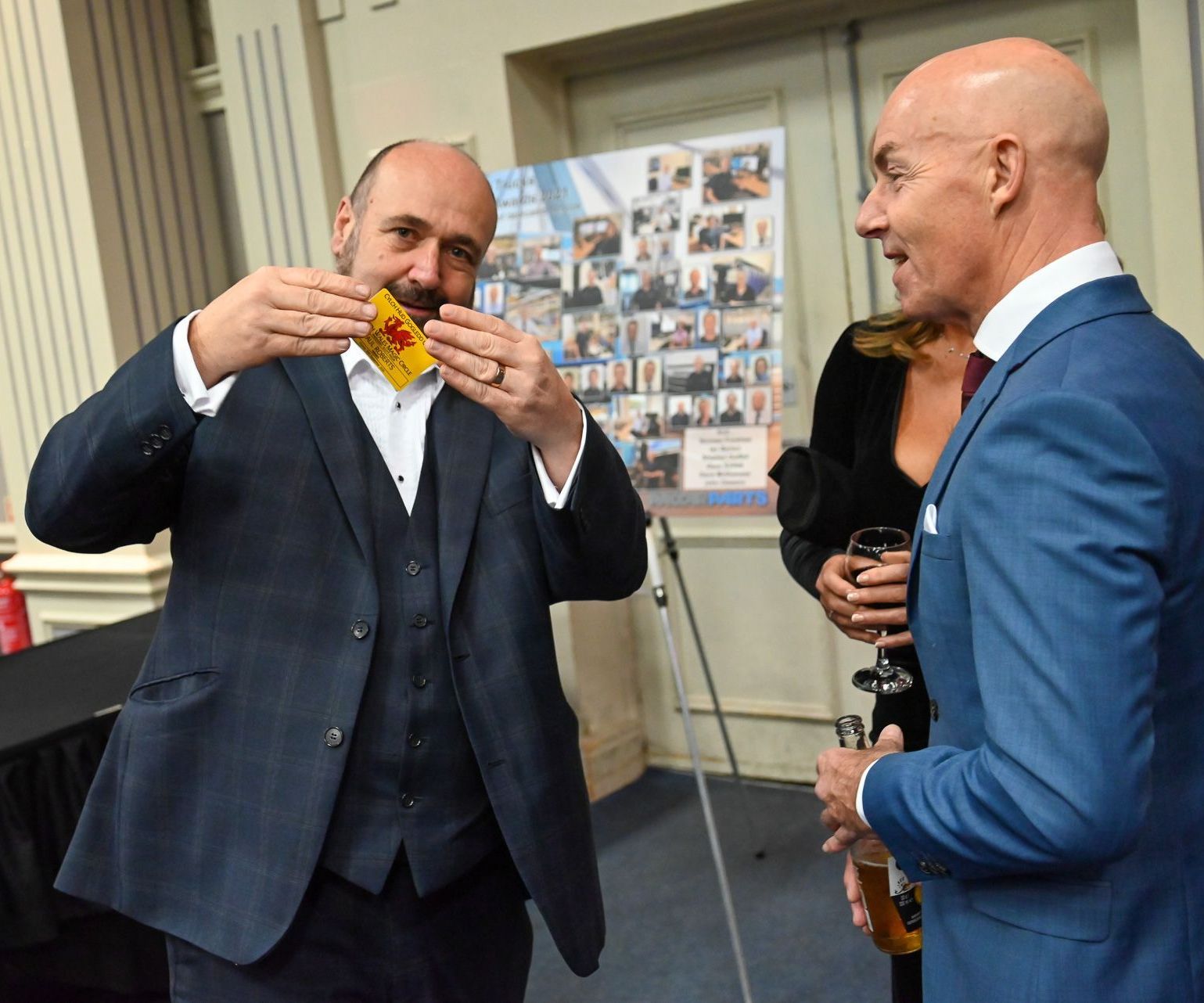 The best Trade Shows need the best magician, so employ Paul Roberts Magician