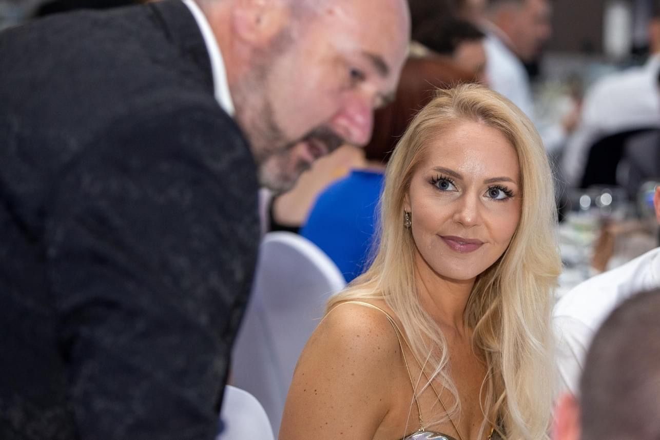Expert Corporate Telford Magician Paul Roberts creating Magical Memories